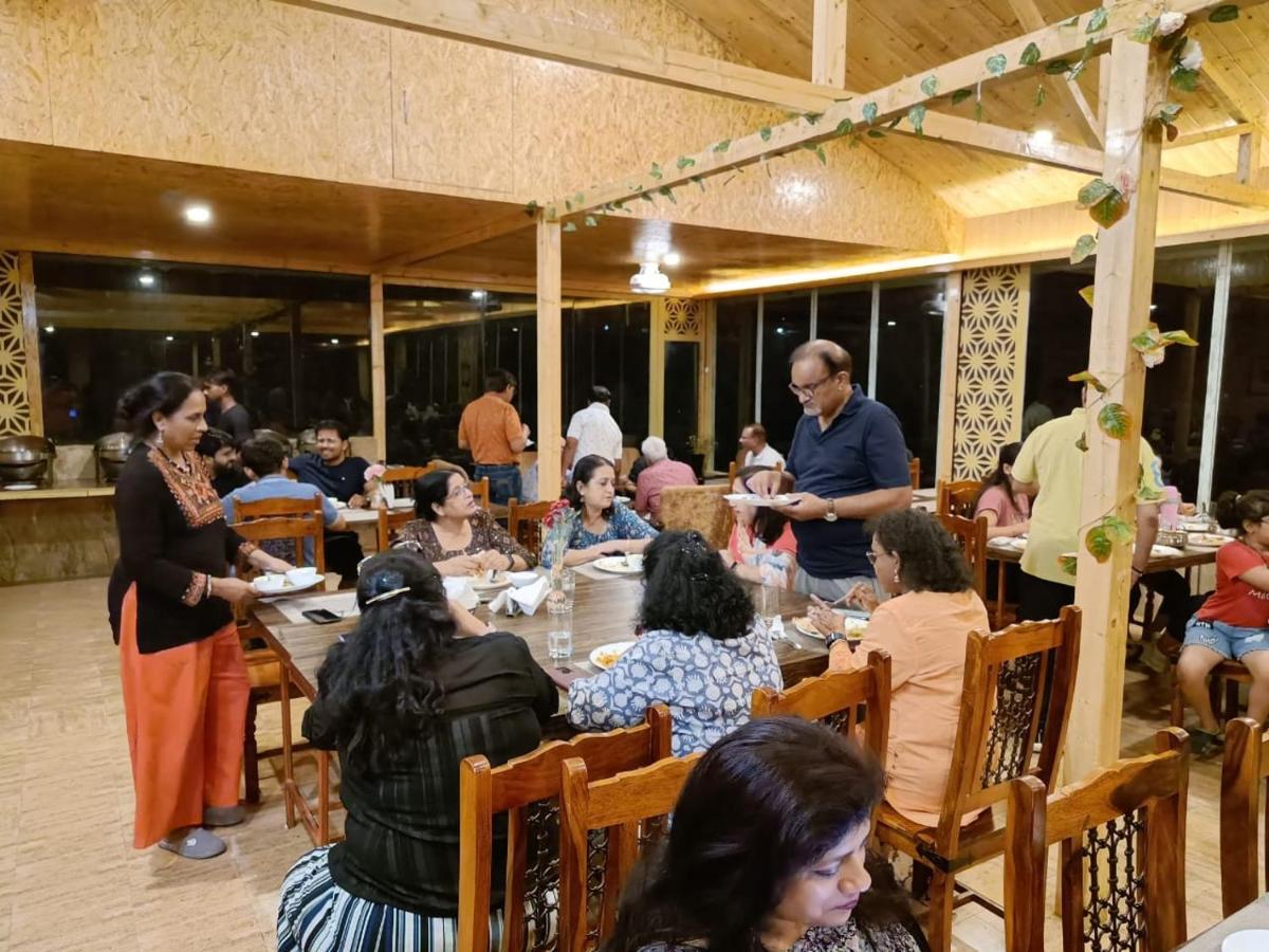 Skywood Resort Shoghi Shogi Екстериор снимка