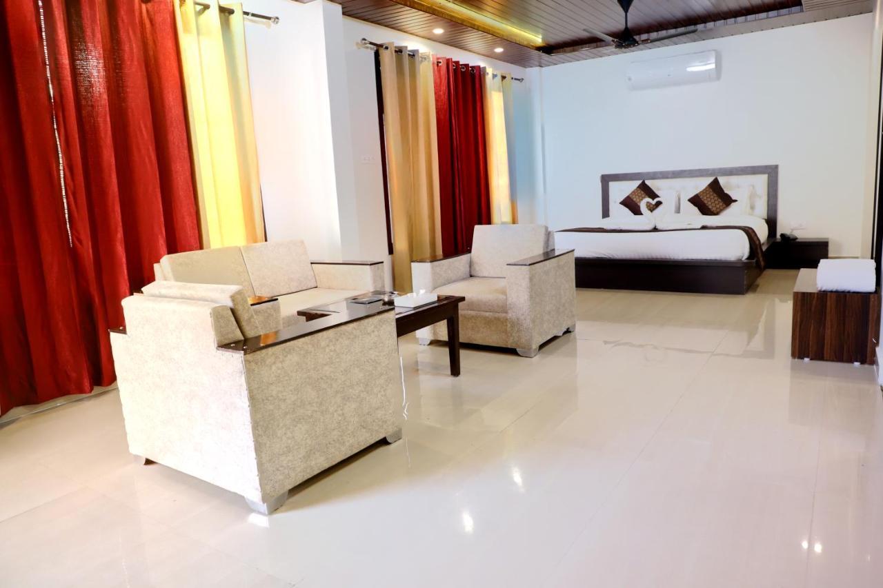 Skywood Resort Shoghi Shogi Екстериор снимка