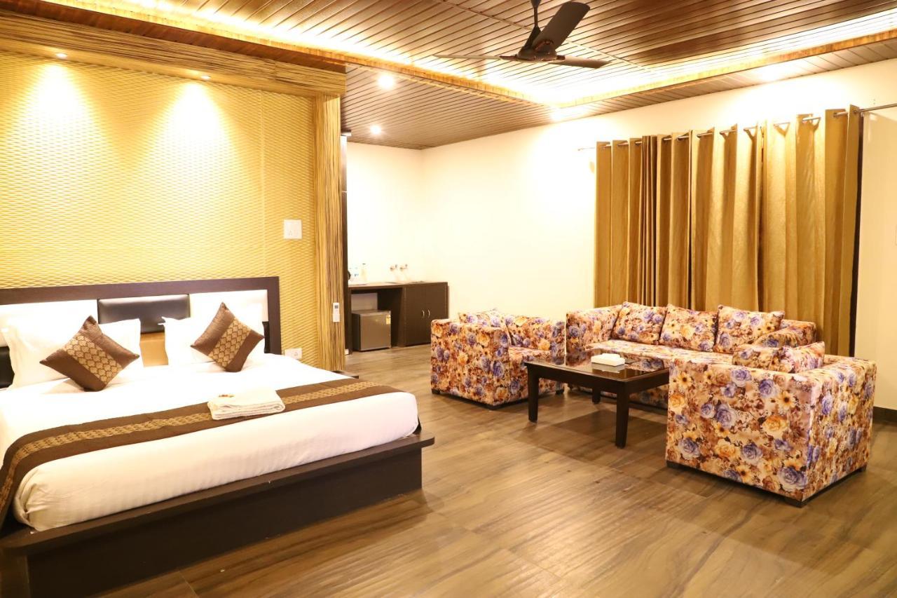 Skywood Resort Shoghi Shogi Екстериор снимка