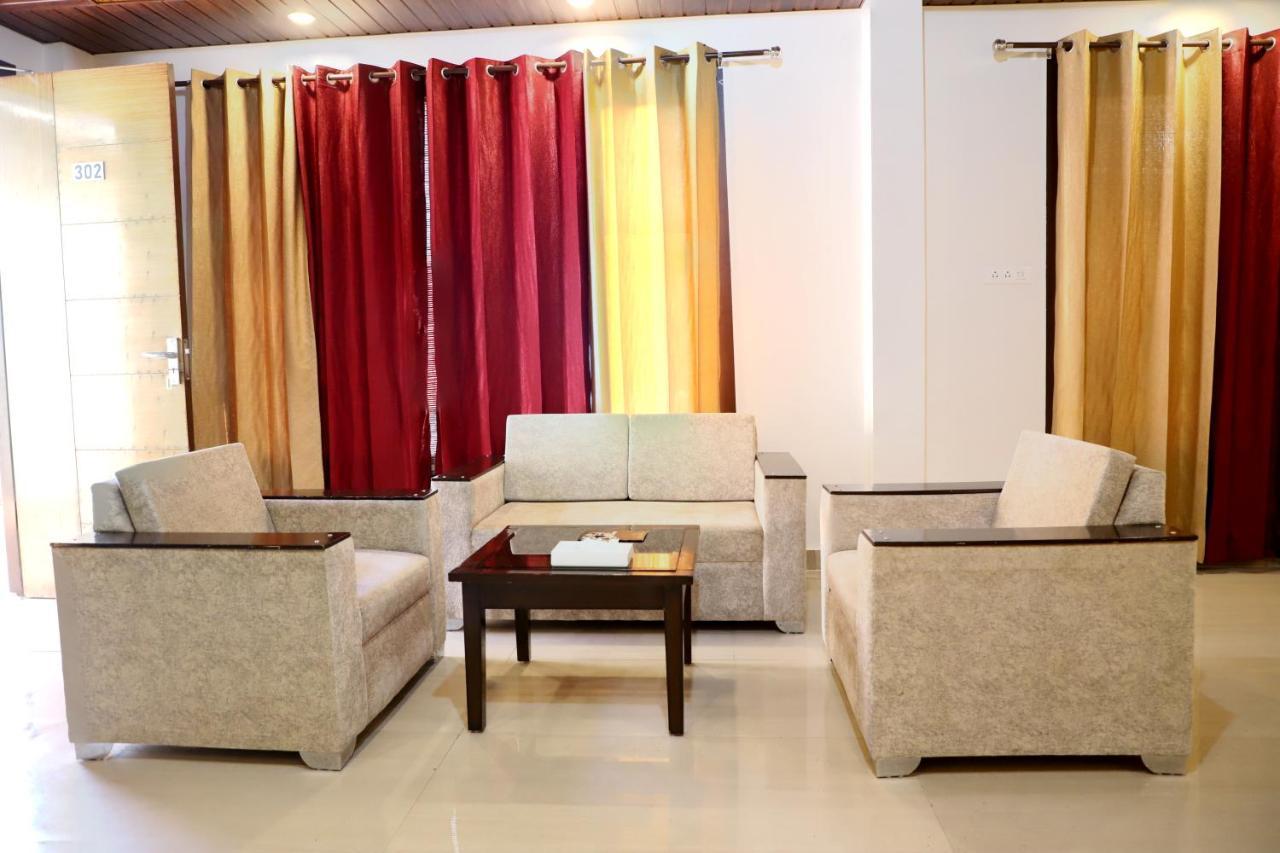 Skywood Resort Shoghi Shogi Екстериор снимка