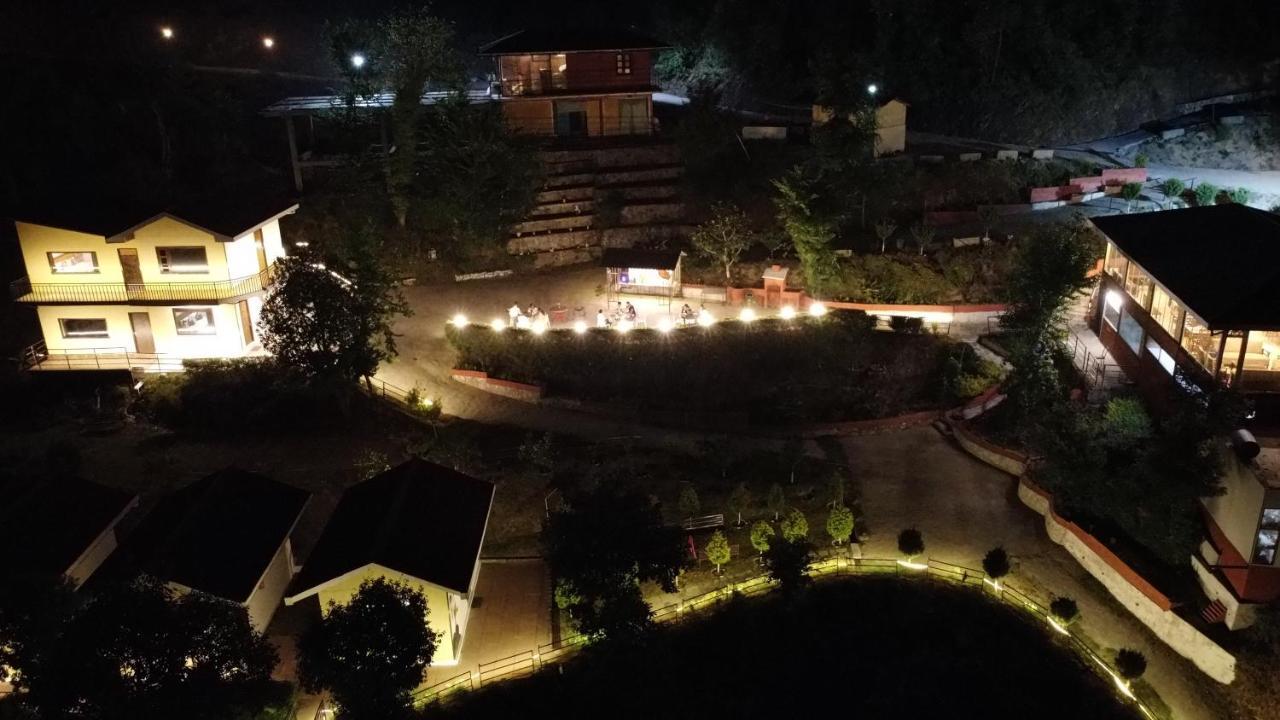 Skywood Resort Shoghi Shogi Екстериор снимка