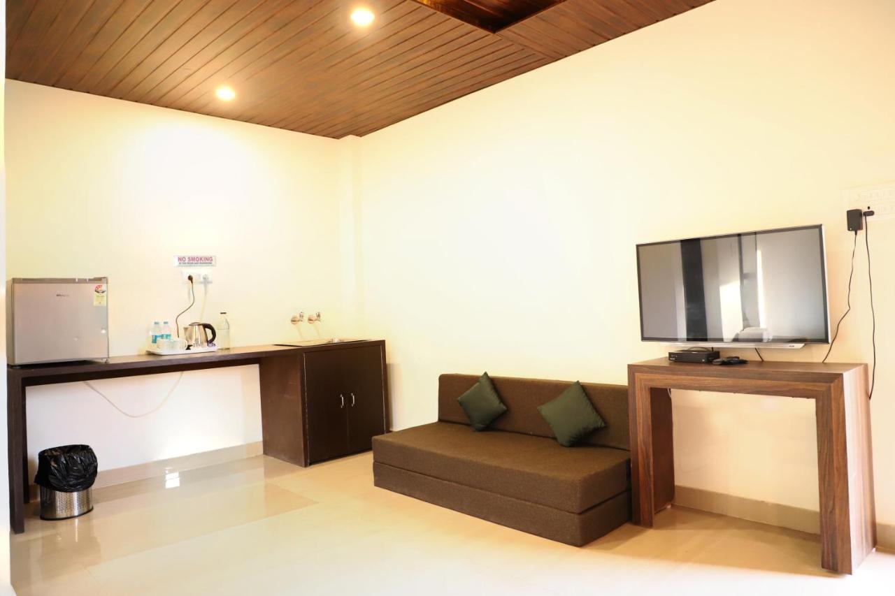 Skywood Resort Shoghi Shogi Екстериор снимка