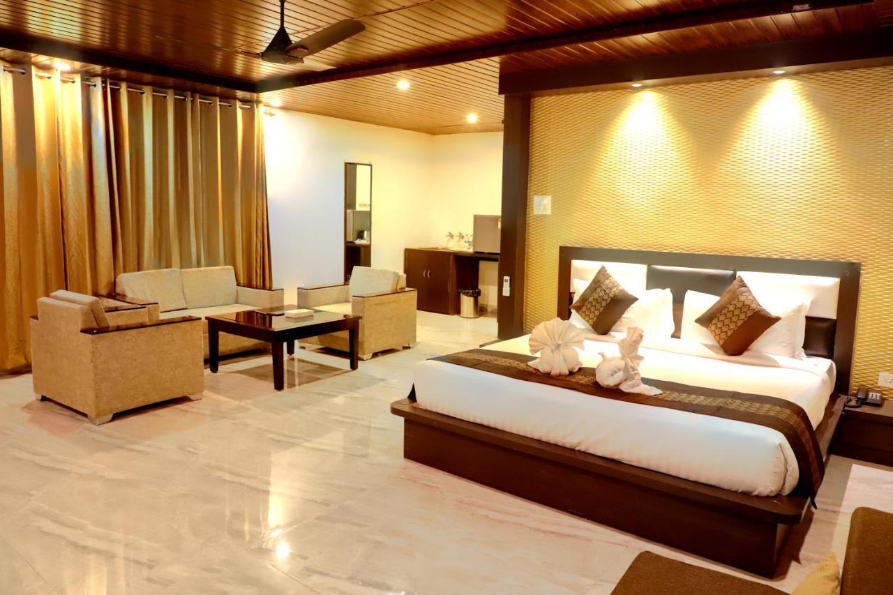 Skywood Resort Shoghi Shogi Екстериор снимка