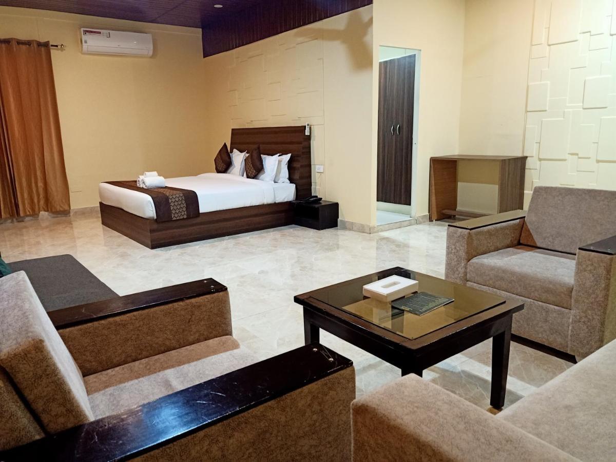 Skywood Resort Shoghi Shogi Екстериор снимка
