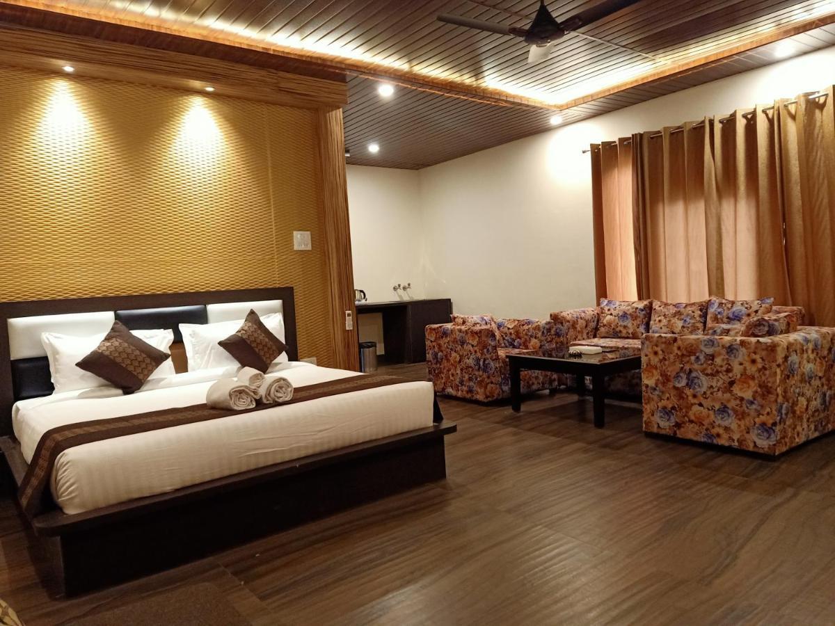 Skywood Resort Shoghi Shogi Екстериор снимка